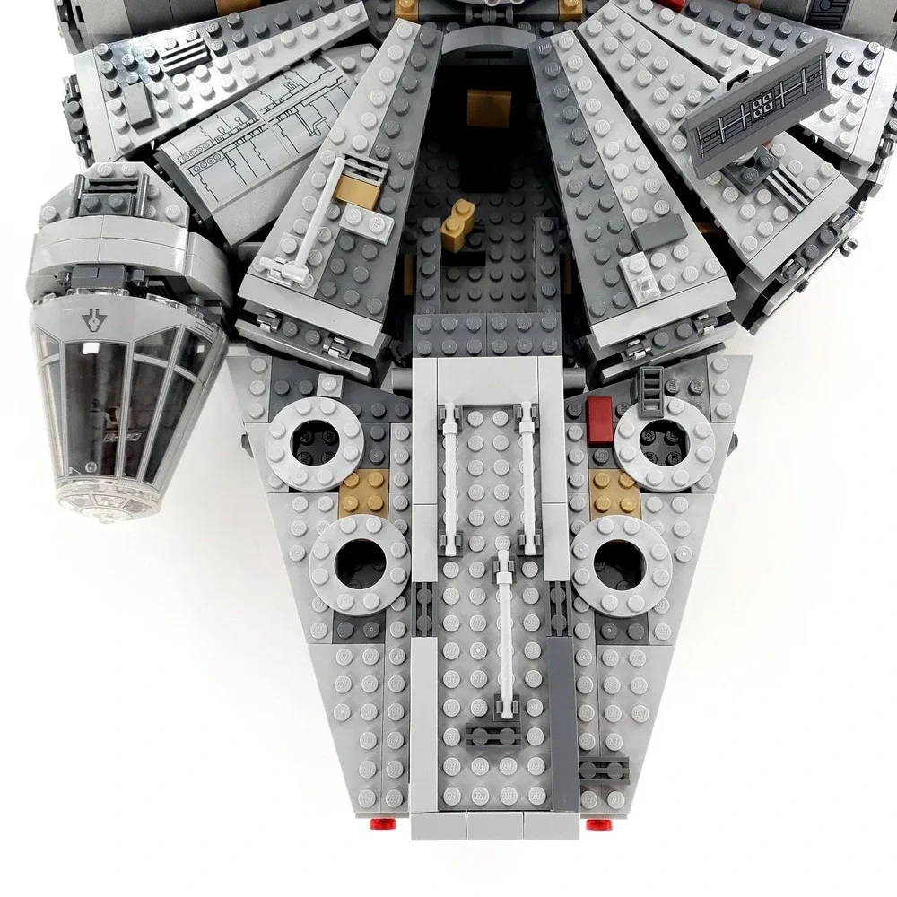 LEGO Star Wars: Millennium Falcon (75105) Incomplete w/ Instructions Manual
